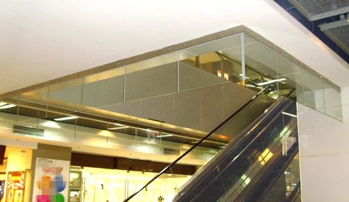 1488434881284354.jpg 挡烟垂壁-玻璃.jpg